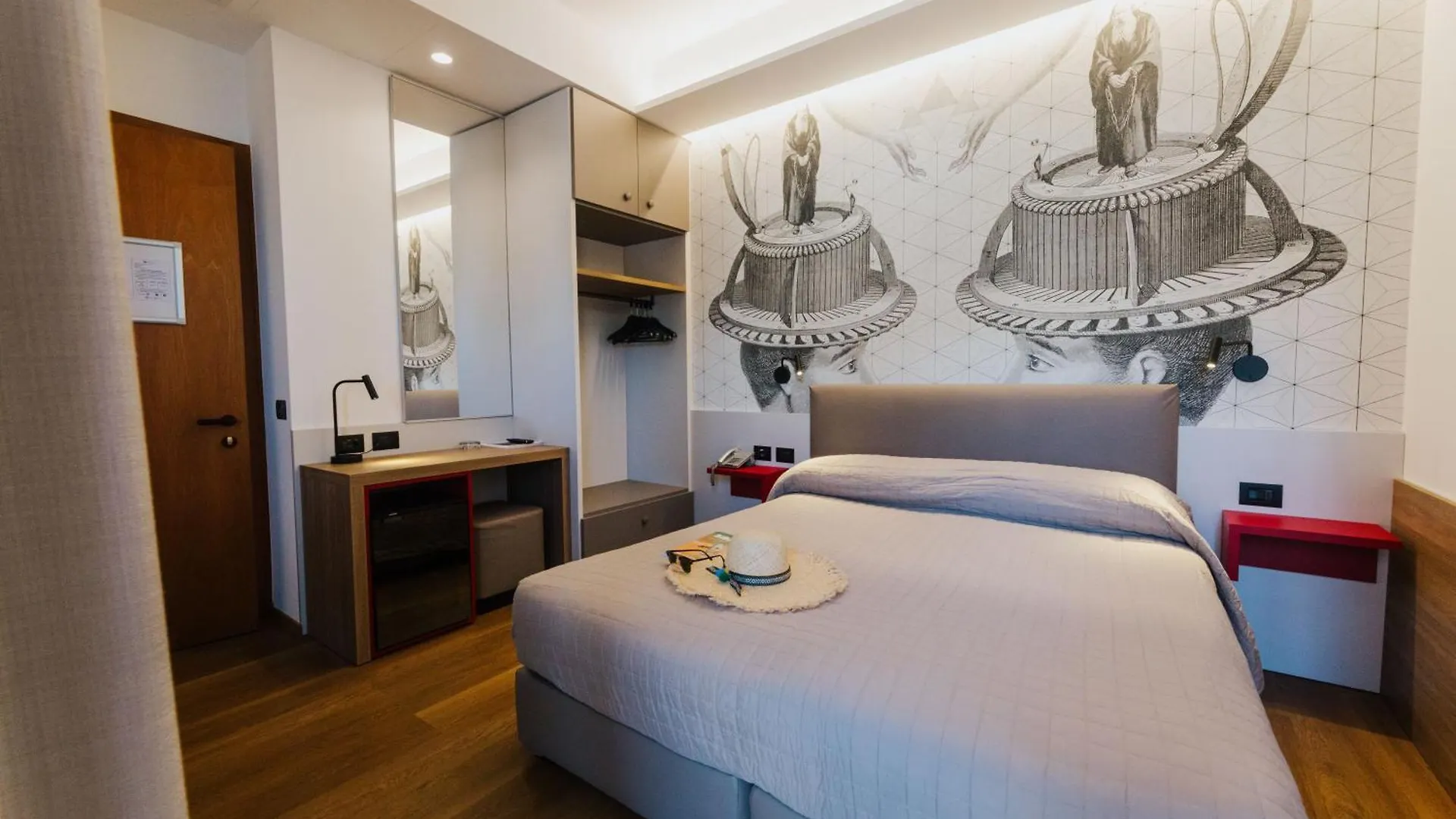 ***  Hotel La Serena Бибионе Италия